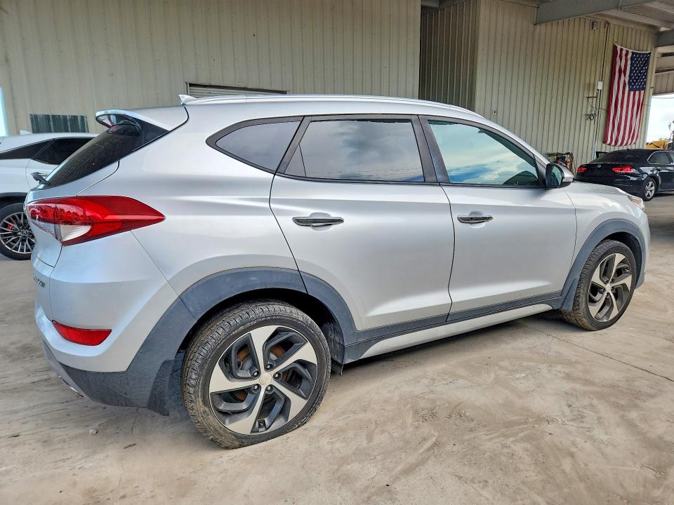 Photo 3 from auction – 2018 HYUNDAI TUCSON with VIN KM8J33A20JU737671