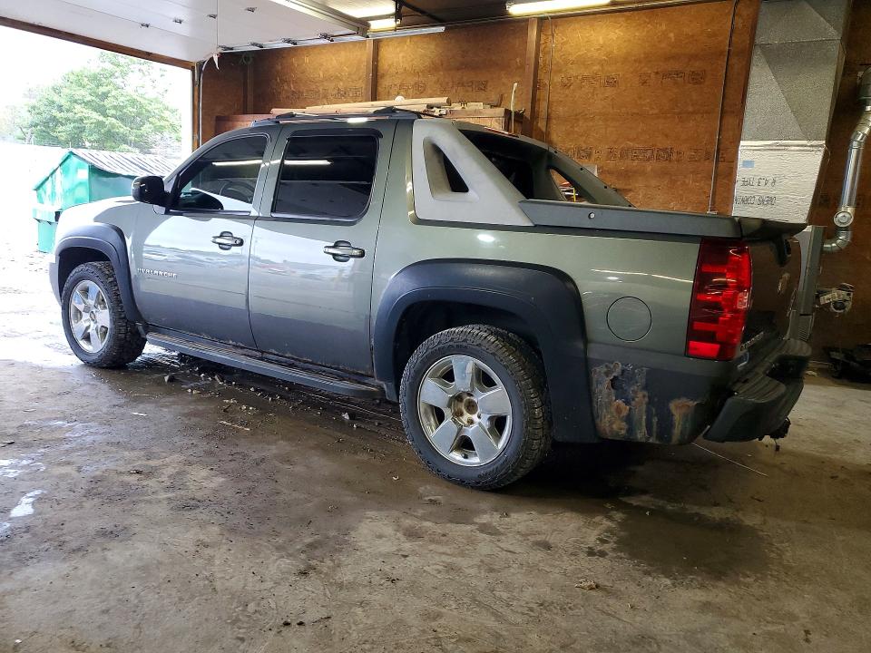 Photo 2 from auction – 2011 CHEVROLET AVALANCHE with VIN 3GNTKEE31BG107085