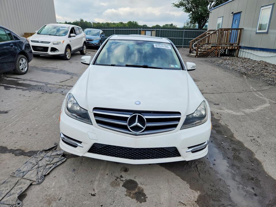 Photo 5 from auction – 2014 MERCEDES-BENZ C with VIN WDDGF8AB7ER324468