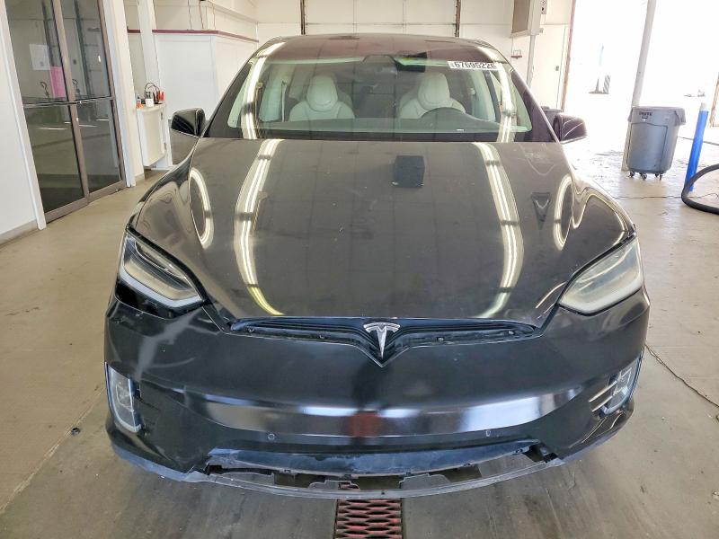 Photo 12 from auction – 2017 TESLA MODEL X with VIN 5YJXCBE2XHF049392