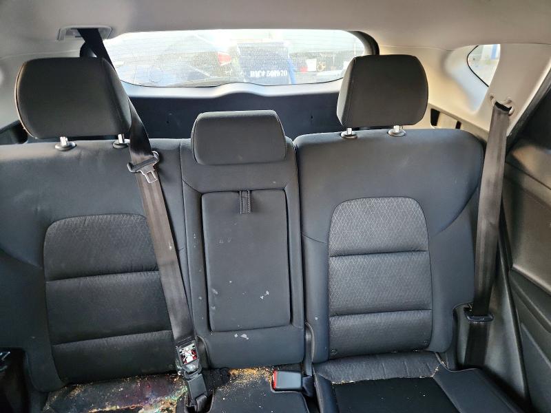 Photo 10 from auction – 2016 HYUNDAI TUCSON with VIN KM8J33A47GU094715
