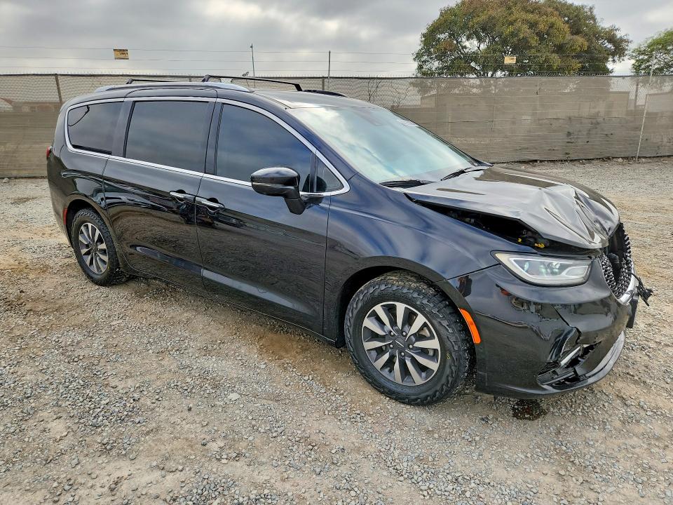 Photo 4 from auction – 2021 CHRYSLER PACIFICA with VIN 2C4RC1L77MR599634