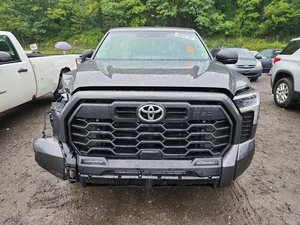 Photo 5 from auction – 2024 TOYOTA TUNDRA with VIN 5TFLA5DB9RX179923