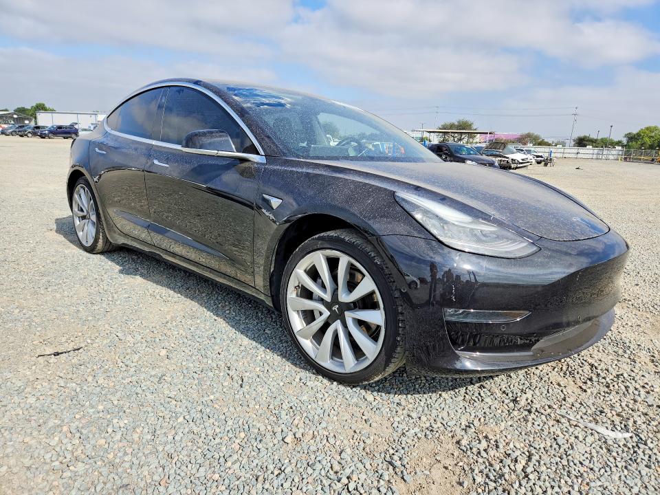 صورة رقم 4 من المزاد - 2018 TESLA MODEL 3 مع VIN 5YJ3E1EA8JF071214