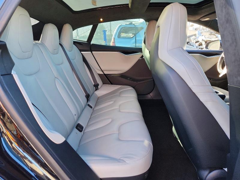 Photo 10 from auction – 2015 TESLA MODEL S with VIN 5YJSA1E22FF116431