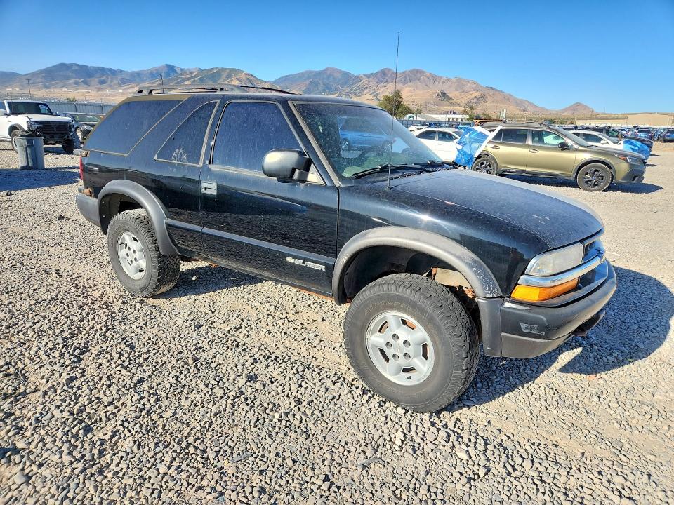 Zdjęcie 4 z aukcji – 2000 CHEVROLET BLAZER z VIN 1GNCT18W0YK104630