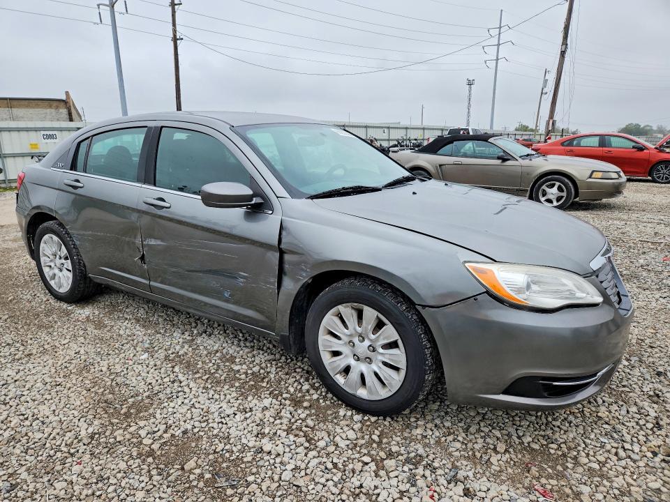 Снимка 4 от търг – 2012 CHRYSLER 200 с VIN 1C3CCBAB3CN222799