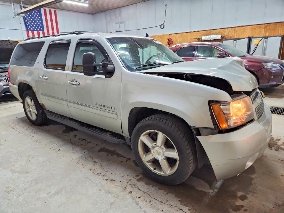 Photo 4 from auction – 2011 CHEVROLET SUBURBAN with VIN 1GNSKKE37BR127884