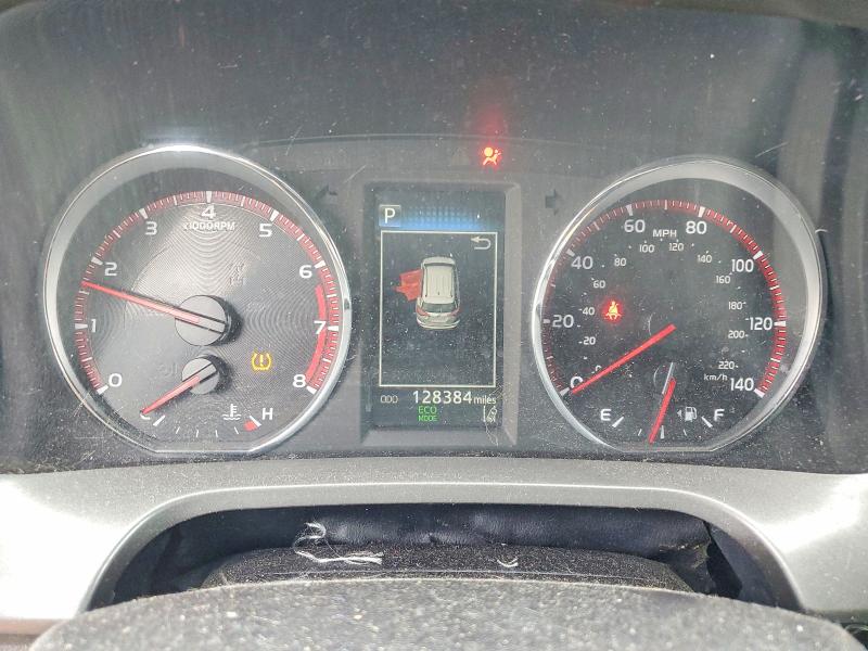 Photo 9 from auction – 2017 TOYOTA RAV4 with VIN 2T3JFREV8HW631470
