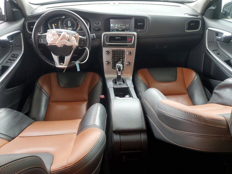 Photo 8 from auction – 2017 VOLVO V60 CROSS COUNTRY with VIN YV440MWK8H1031663