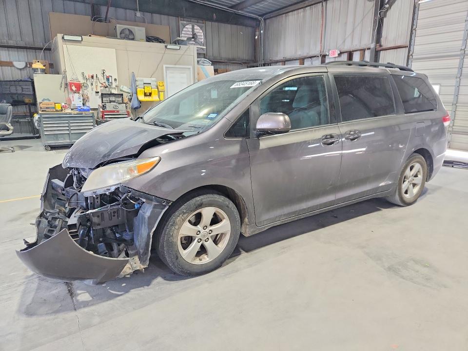 TOYOTA SIENNA 2014 с VIN 5TDKK3DC0ES443844 - Снимка от търг