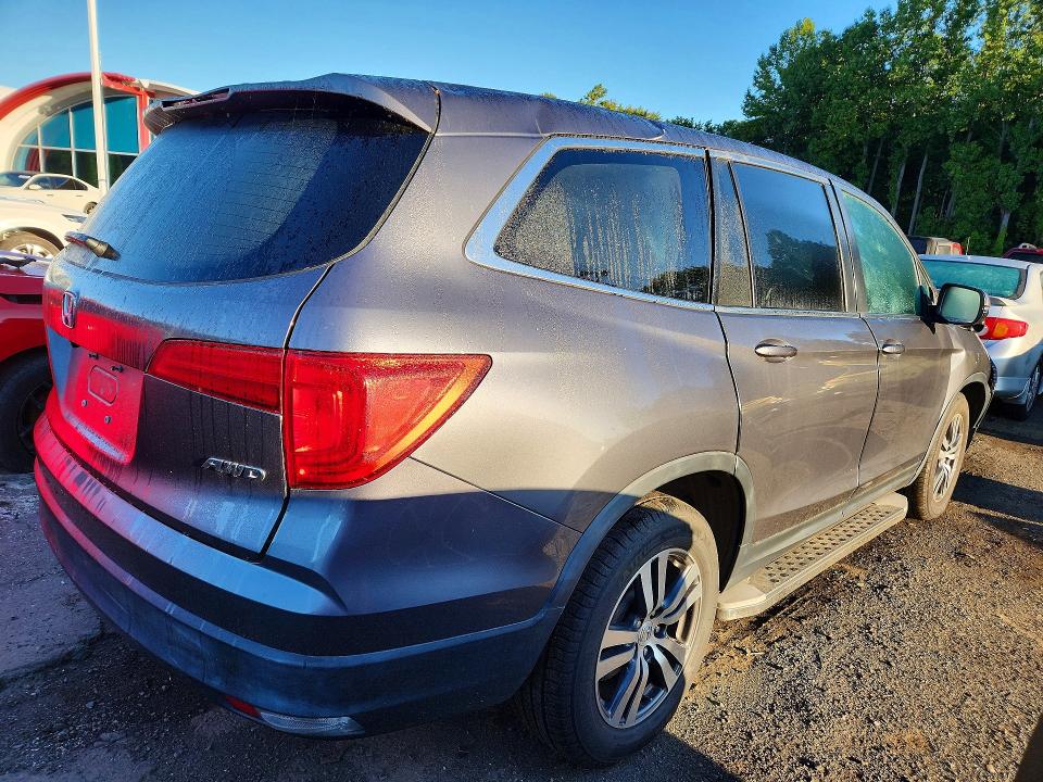 Photo 3 from auction – 2017 HONDA PILOT with VIN 5FNYF6H54HB002514