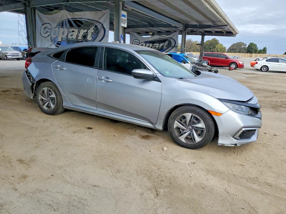Photo 4 from auction – 2020 HONDA CIVIC with VIN 19XFC2F67LE207876