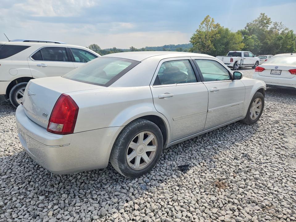 Photo 3 from auction – 2005 CHRYSLER 300 with VIN 2C3JA53G55H540717