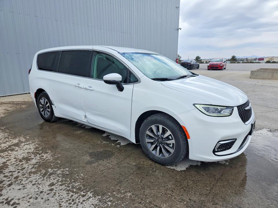 Снимка 4 от търг – 2023 CHRYSLER PACIFICA с VIN 2C4RC1L79PR588493