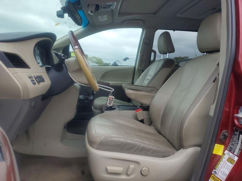 Снимка 7 от търг – 2012 TOYOTA SIENNA с VIN 5TDYK3DC4CS270868
