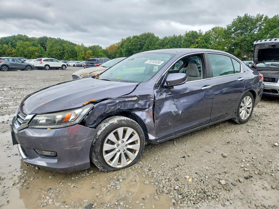 HONDA ACCORD 2015 with VIN 1HGCR2F73FA002882 - Photo from auction