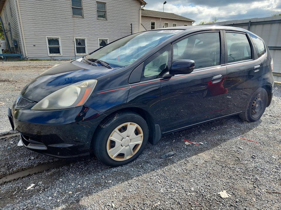HONDA FIT 2013 with VIN JHMGE8H31DC025568 - Photo from auction