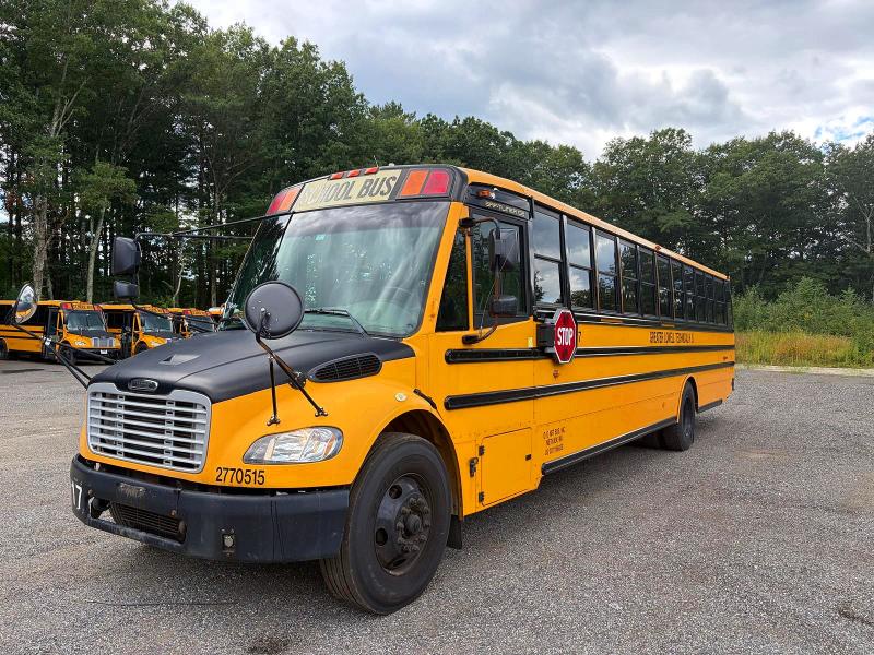 Photo 2 from auction – 2015 FREIGHTLINER CHASSIS with VIN 4UZABRDU7FCFW9496