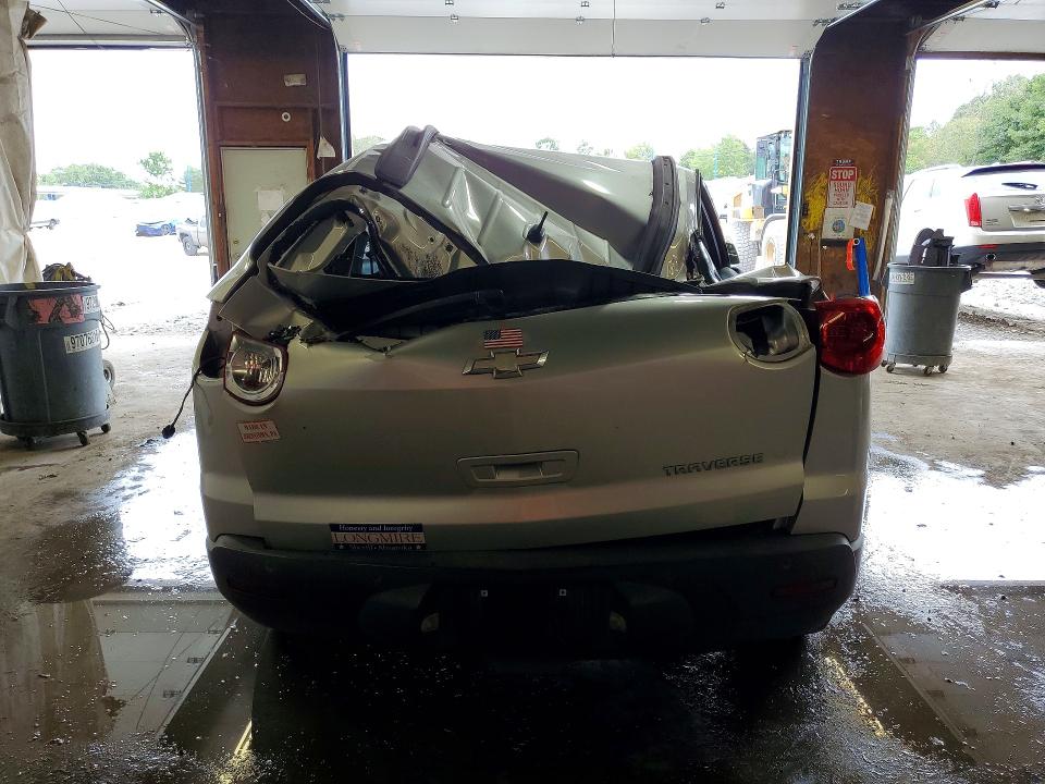 Photo 6 from auction – 2010 CHEVROLET TRAVERSE with VIN 1GNLVFED2AS128993