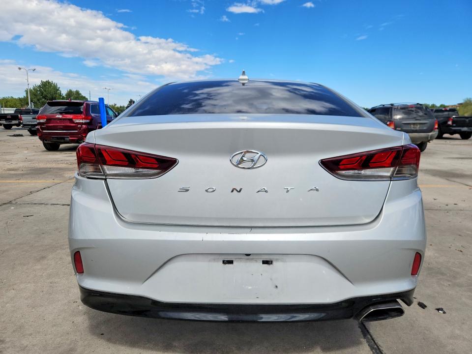 Снимка 6 от търг – 2019 HYUNDAI SONATA с VIN 5NPE34AF4KH780050