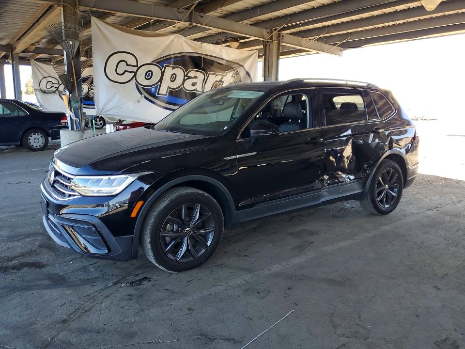 VOLKSWAGEN TIGUAN 2022 с VIN 3VV3B7AXXNM155429 - Снимка от търг