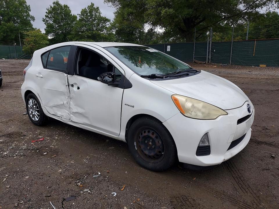 Foto 4 de la subasta – 2012 TOYOTA PRIUS C con VIN JTDKDTB36C1012318