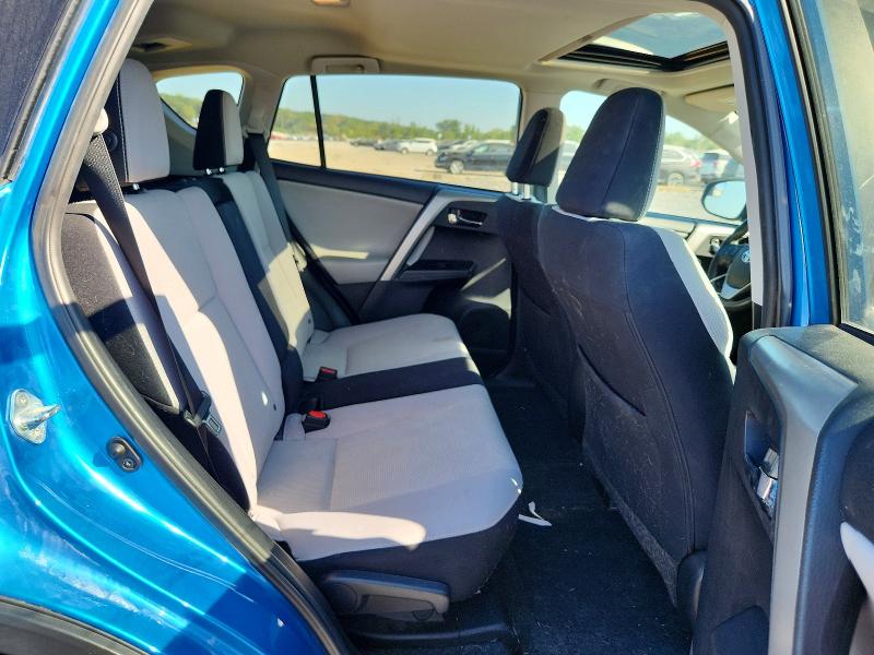 Photo 11 from auction – 2016 TOYOTA RAV4 with VIN 2T3RFREV2GW507986