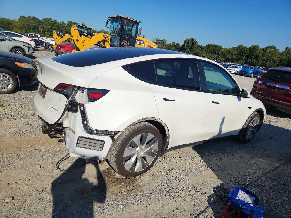 Photo 3 from auction – 2021 TESLA MODEL Y with VIN 5YJYGAEE6MF298067