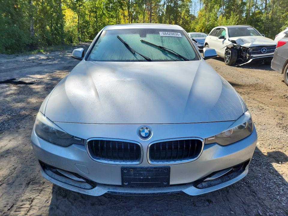 صورة رقم 5 من المزاد - 2015 BMW 320 مع VIN WBA3C3G53FNS74633