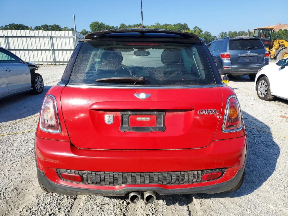 Photo 6 from auction – 2007 MINI COOPER with VIN WMWMF73567TL90253