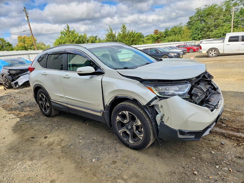 Снимка 4 от търг – 2017 HONDA CR-V с VIN 2HKRW2H92HH619525