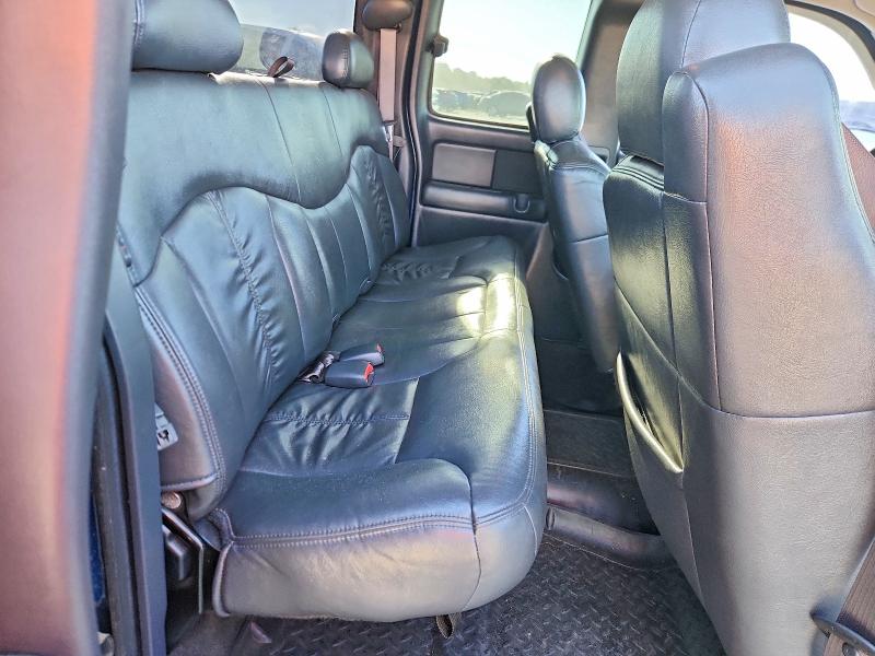 Photo 10 from auction – 2001 CHEVROLET SILVERADO with VIN 2GCEC19TX11288955