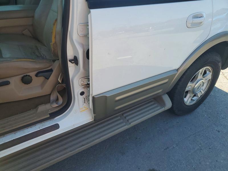 Photo 12 from auction – 2003 FORD EXPEDITION with VIN 1FMPU18L13LC56492