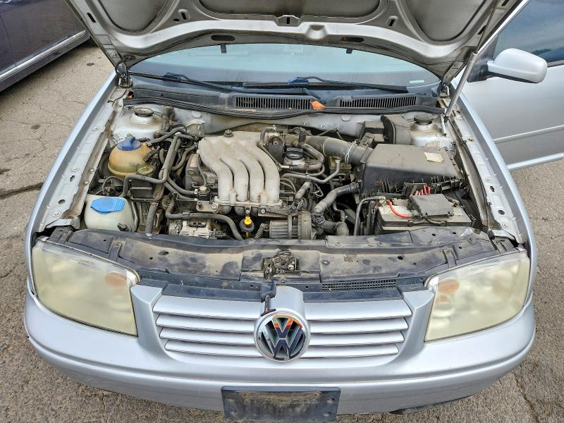 Photo 11 from auction – 2002 VOLKSWAGEN JETTA with VIN 3VWSB69M82M152942