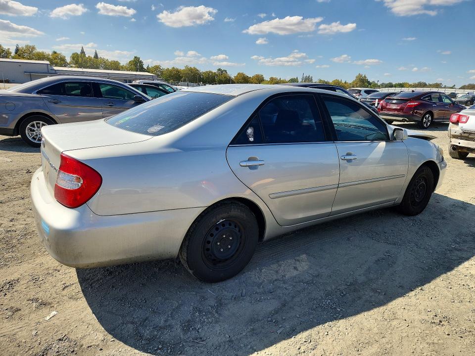 Photo 3 from auction – 2004 TOYOTA CAMRY with VIN 4T1BE32K94U792105