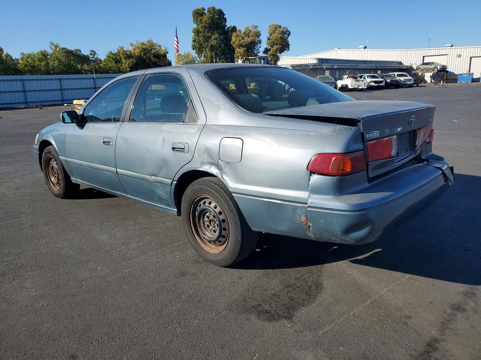 Снимка 2 от търг – 2000 TOYOTA CAMRY с VIN JT2BG22K5Y0464436