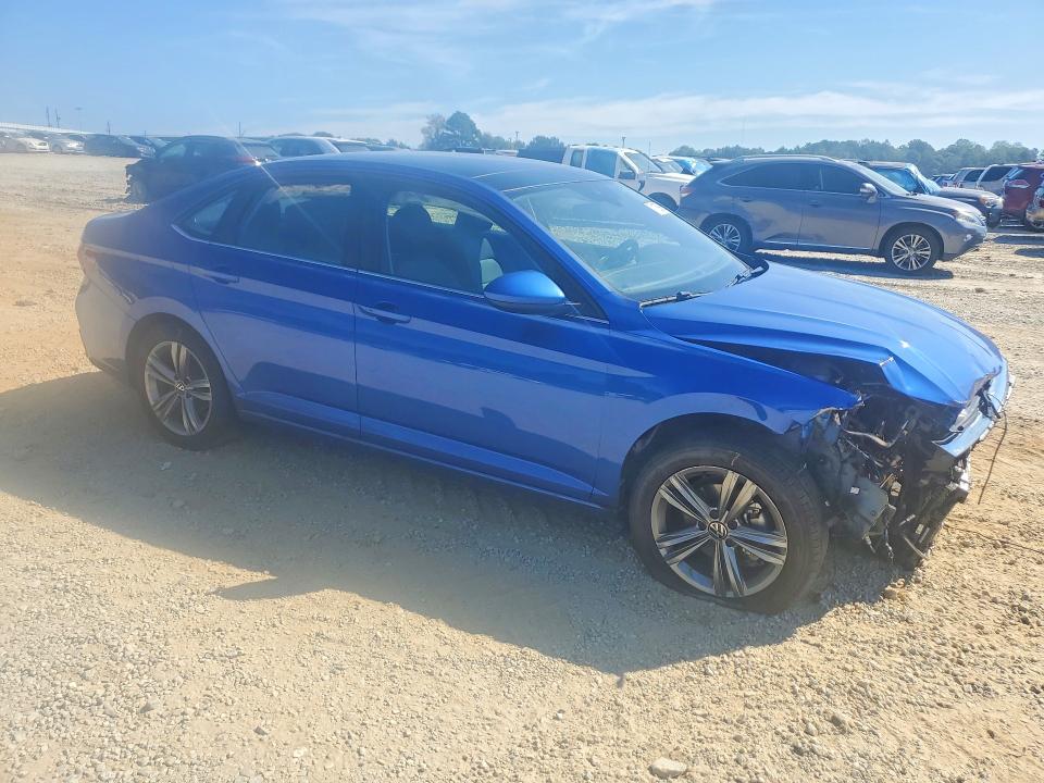 Снимка 4 от търг – 2024 VOLKSWAGEN JETTA с VIN 3VW7M7BUXRM070334