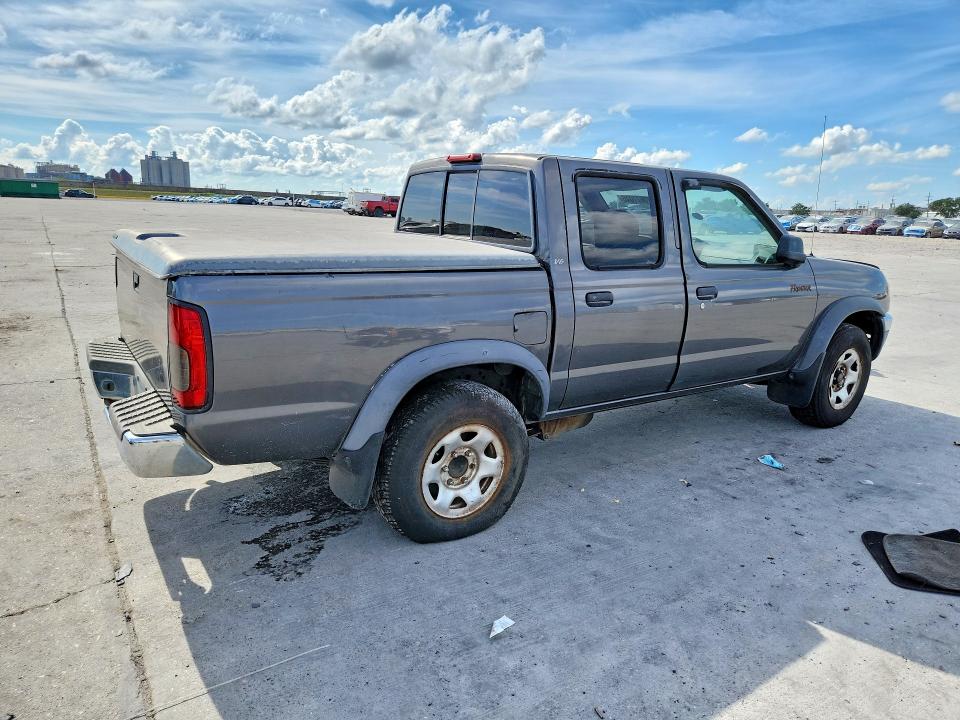 Снимка 3 от търг – 2000 NISSAN FRONTIER с VIN 1N6ED27T9YC361661