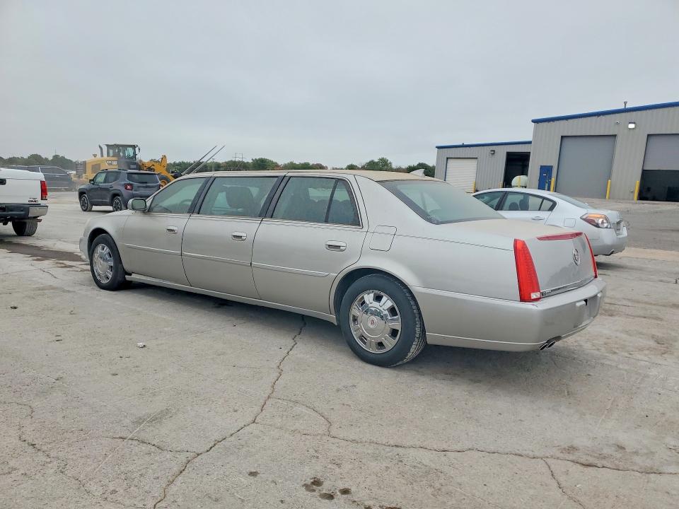 Photo 2 from auction – 2010 CADILLAC PROFESSIONAL CHASSIS with VIN 1GEGK9CY9AU550118