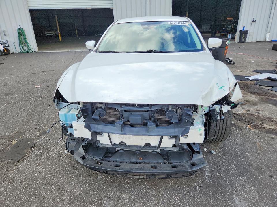 Photo 5 from auction – 2017 MAZDA 6 with VIN JM1GL1V52H1145398