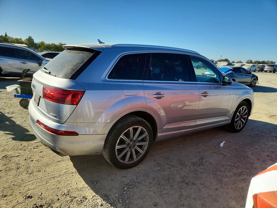 Photo 3 from auction – 2018 AUDI Q7 with VIN WA1LHAF7XJD038646