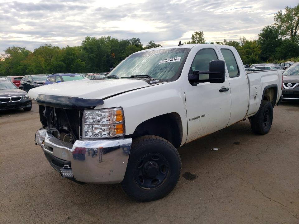 CHEVROLET SILVERADO 2007 with VIN 1GCHK29647E530064 - Photo from auction
