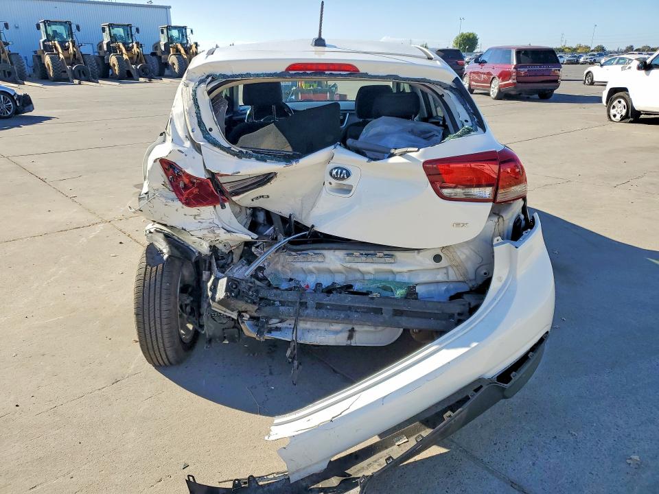 Снимка 6 от търг – 2018 KIA RIO с VIN 3KPA35AB2JE073615