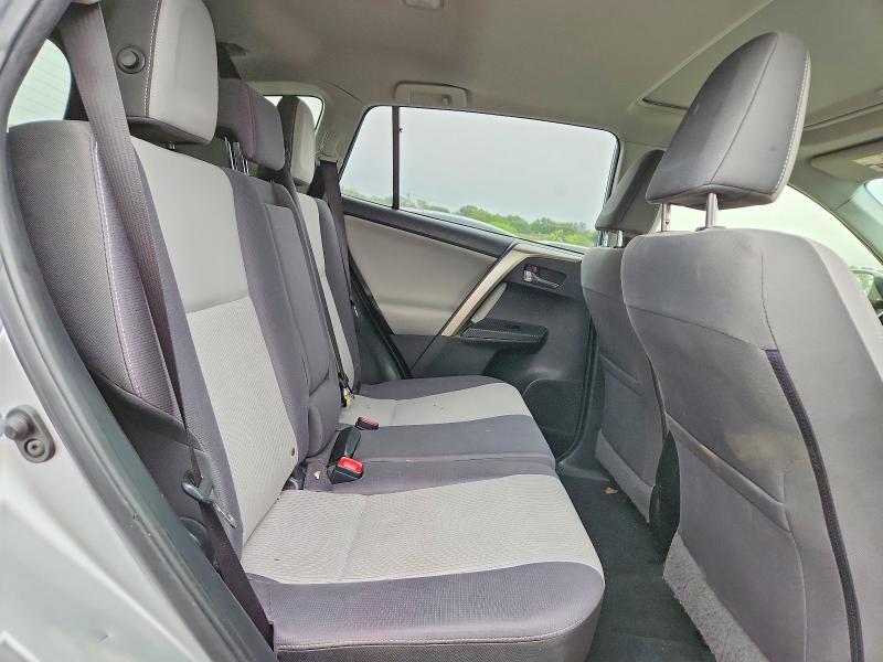 Снимка 11 от търг – 2015 TOYOTA RAV4 с VIN JTMRFREV5FJ041645
