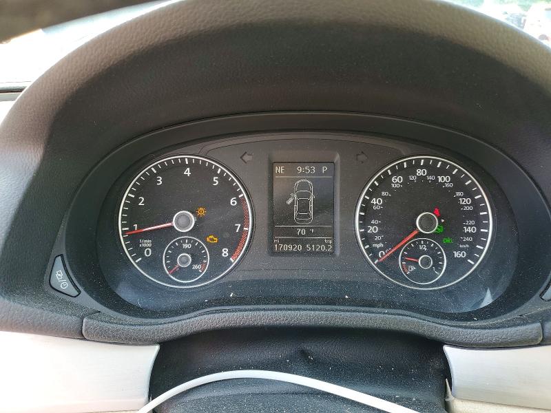 Photo 9 from auction – 2013 VOLKSWAGEN PASSAT with VIN 1VWBP7A34DC125221