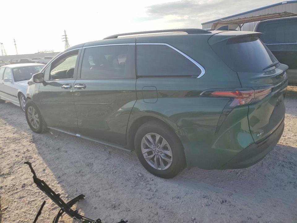 Photo 2 from auction – 2026 TOYOTA SIENNA with VIN 5TDYRKEC6TS303387
