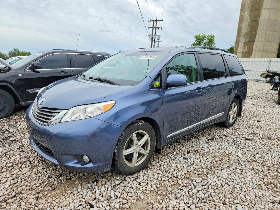 2013 TOYOTA SIENNA - Търг №68162556
