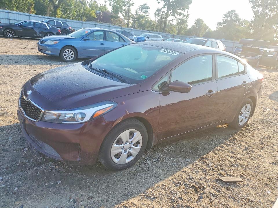 صورة رقم 1 من المزاد - 2017 KIA FORTE مع VIN 3KPFK4A76HE123652