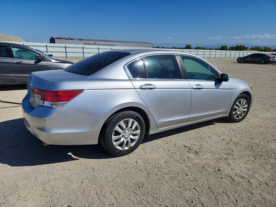 Photo 3 from auction – 2011 HONDA ACCORD with VIN 1HGCP2F38BA111626